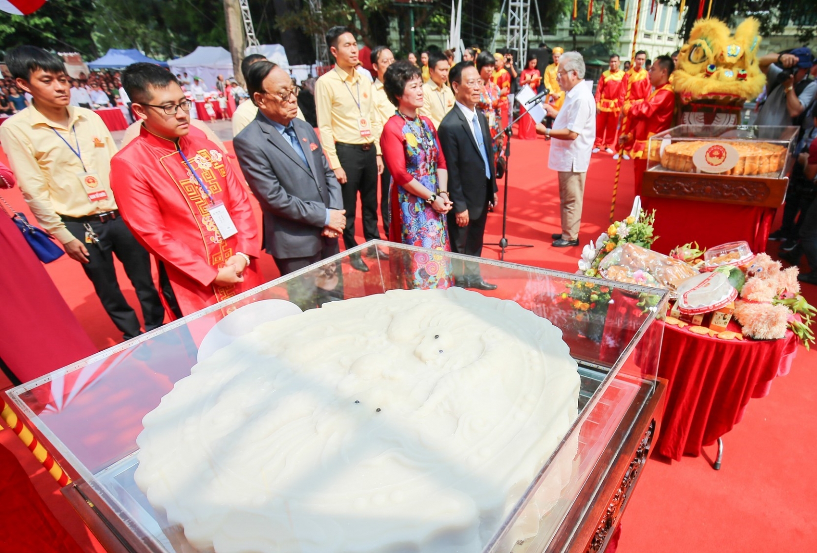 Bảo Minh thiết lập Kỷ lục Cặp bánh Trung thu cho Tết Đoàn viên 2019 nhiều dấu ấn 4 banh trung thu bao minh ky luc 9