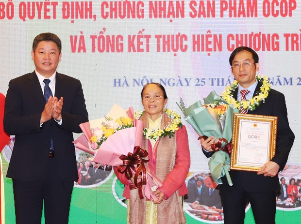 Bảo Minh nhận Giấy chứng nhận OCOP và hoa vì có sản phẩm tiềm năng 5 sao 1 img 13681