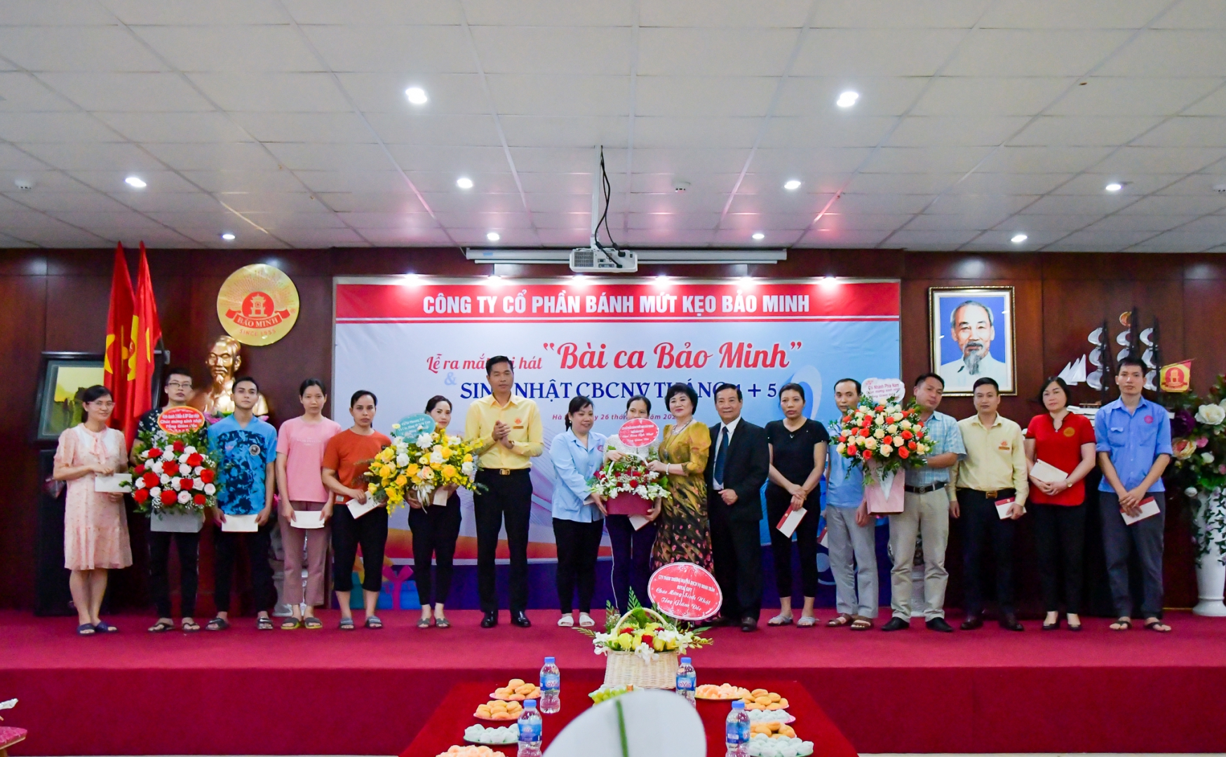 Bảo Minh ra mắt ca khúc Bài ca Bảo Minh và tiệc sinh nhật cho CBCNV 3 mkt 6394