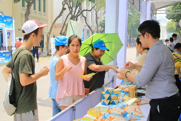 p16banh min sandochi buoc dau tao nen con sot tai ha noi5