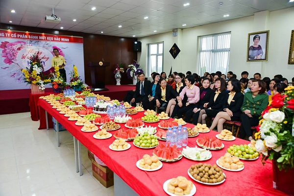 Bảo Minh tổ chức Chương trình kỷ niệm ngày Quốc tế phụ nữ 8/3 và Sinh nhật cho CBCNV sinh tháng 1,2,3 9 p17sinh nhat 5