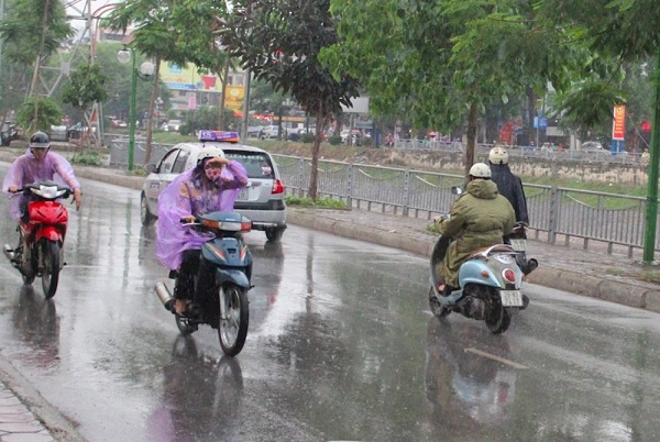 Mùa hạ “gõ cửa” Hà Nội bằng những cơn mưa rào 3 mưa rào