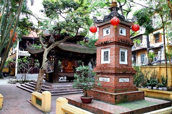 Những ngôi chùa nổi tiếng linh thiêng tại Hà Nội để cầu may năm mới 3 chùa