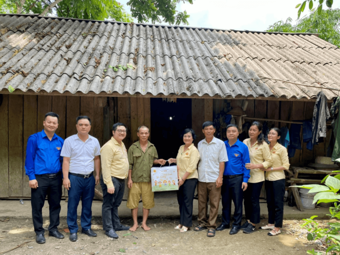 hanh trinh yeu thuong bao minh