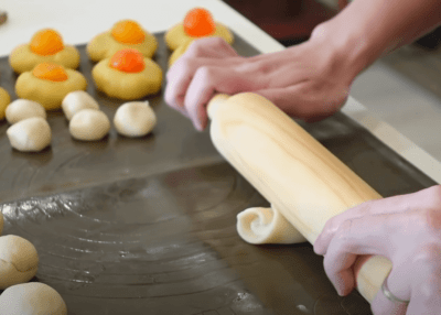 Cách làm bánh Pía đơn giản tại nhà, thơm ngon dễ làm 10 kham pha cach lam banh pia don gian tai nha cach lam banh pia3