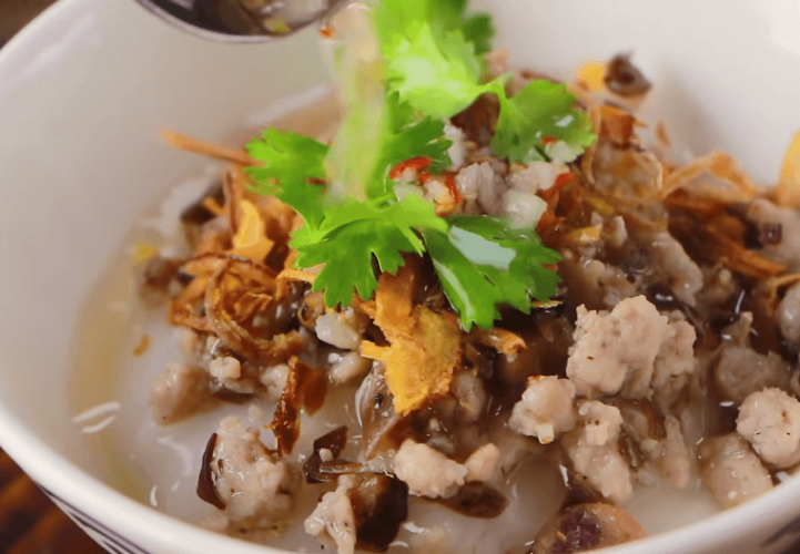 banh-duc-nong