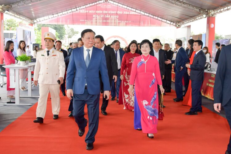 cong ty co phan banh mut keo bao minh vinh du la doanh nghiep tieu bieu tham du le ky niem 10 nam thanh lap quan bac tu liem z5276825334682 dd805ca0e49449c178a8644e93cdb7a6