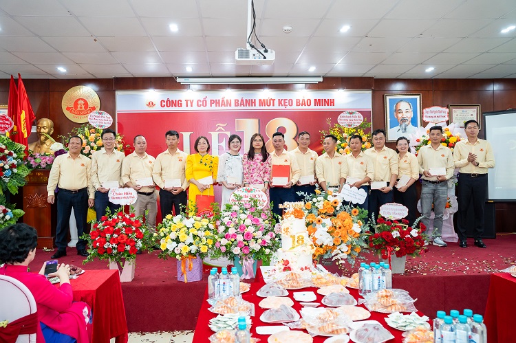 ky niem sinh nhat lan thu 18 cong ty co phan banh mut keo bao minh sinh nhat banh keo bao minh lan thu 18 13