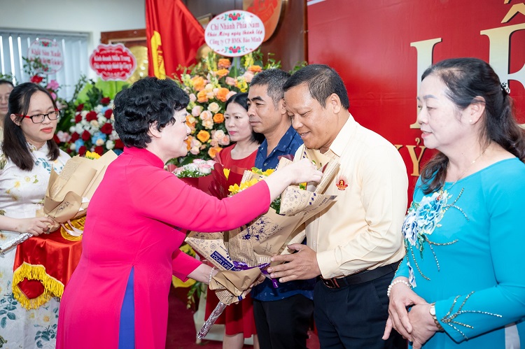 ky niem sinh nhat lan thu 18 cong ty co phan banh mut keo bao minh sinh nhat bao minh lan thu 18 3