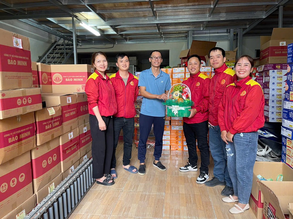 Người Bảo Minh - Khát vọng thay đổi để tốt hơn (TRÀN TÂM THẾ) 3 nguoi bao minh khat vong thay doi de tot hon tran tam the nha phan phoi vu van hoc team ban hang tai hai duong