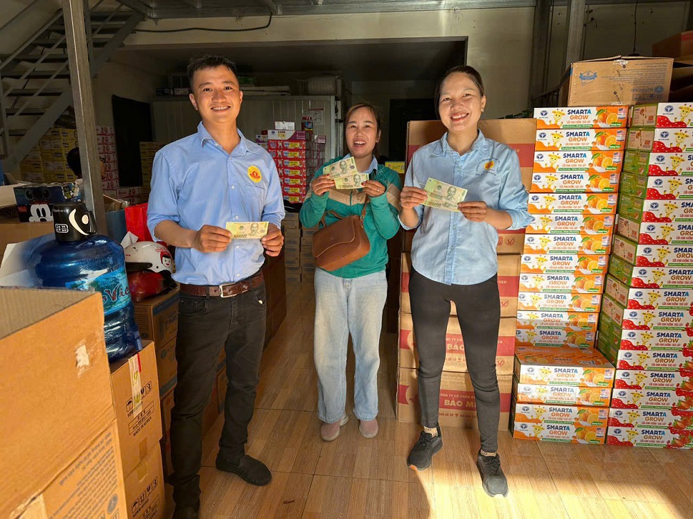 Người Bảo Minh - Khát vọng thay đổi để tốt hơn (TRÀN TÂM THẾ) 4 nguoi bao minh khat vong thay doi de tot hon tran tam the nhung phan thuong bat ngo va nho nho tu cong ty