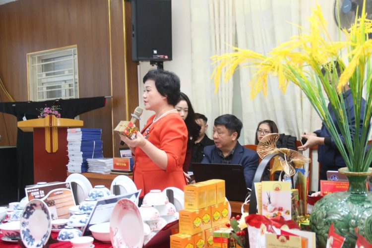 Bánh kẹo Bảo Minh ghi dấu ấn tại Hội nghị đánh giá, phân hạng sản phẩm OCOP Thành phố Hà Nội năm 2024 20 banh keo bao minh ghi dau an tai hoi nghi danh gia phan hang san pham ocop thanh pho ha noi nam 2024 z6179788118209 fd413ae65fbb852b084674652a642459