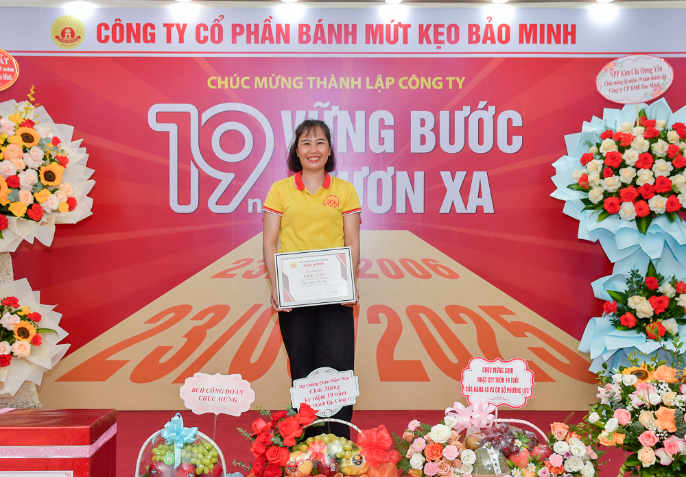 sinh nhat 19 tuoi niem vui som tai chi nhanh phia nam banh keo bao minh mkt 7107