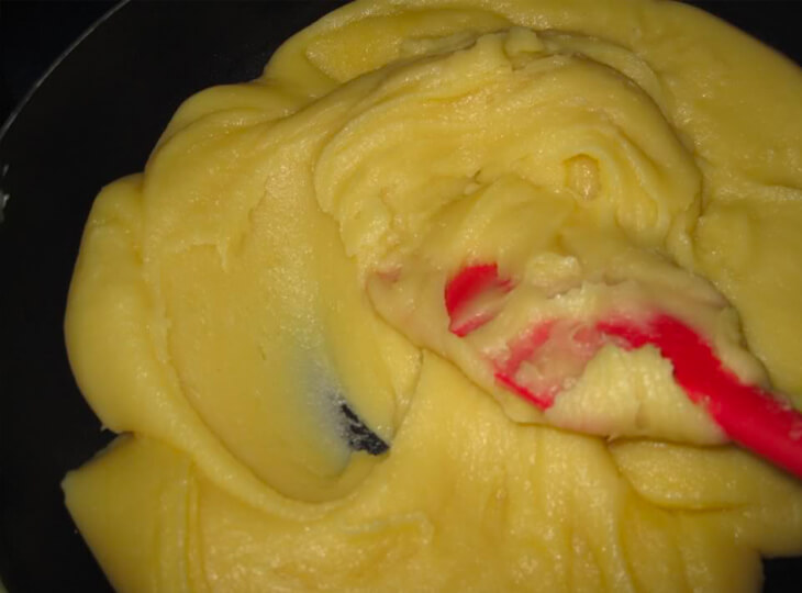 banh-com-nhan-sau-rieng-su-ket-hop-doc-dao