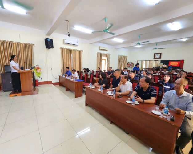 bao minh chung tay cung dong bao vung lu lan toa yeu thuong sau con bao so 11 z7190573701831 99c990a394ea7b8532cfb0d311dcaae3