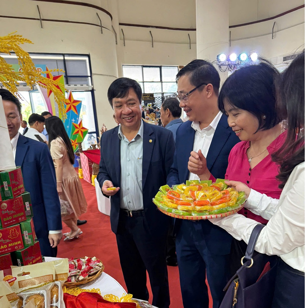 bao minh nhan chung nhan ocop 4 sao tiem nang 5 sao cho 6 san pham z6507357314503 52c0cccbc7e56817b1dd2b0547d1f5b1