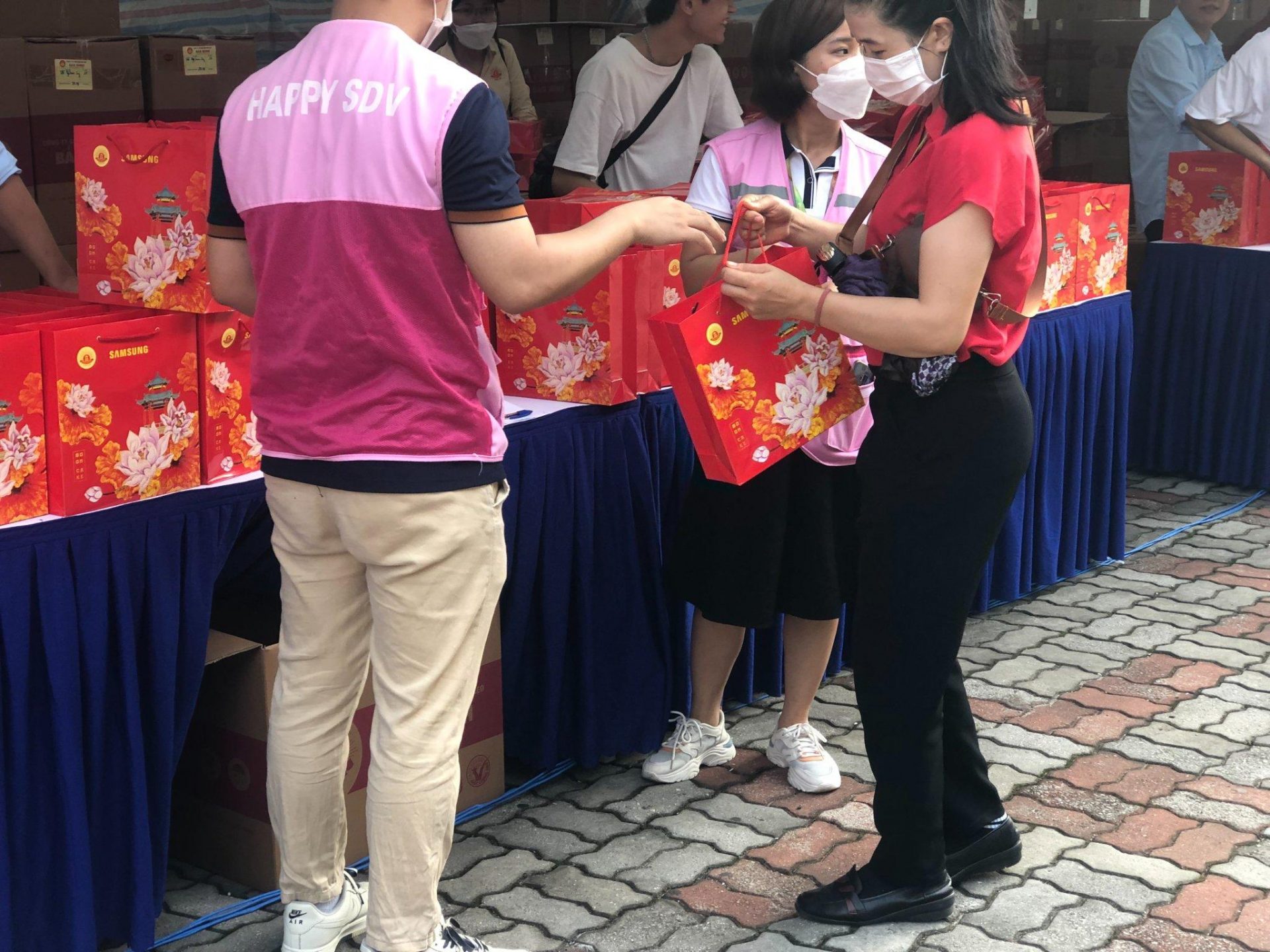 bao minh phat qua banh trung thu tai sdv bac ninh 2