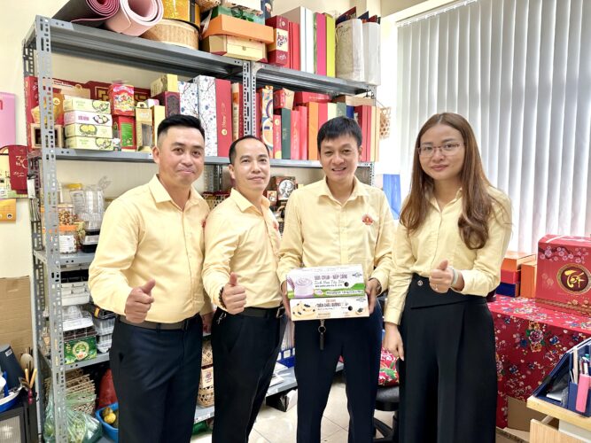 khoi kinh doanh tri an cac kpbbp sau vu mua trung thu va chuc mung 2010 photo 20 10 25 08 36 33