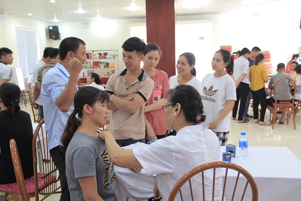 p15anh kham suc khoe 2