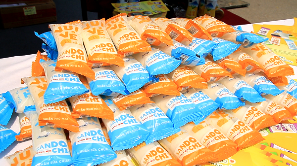 p16banh min sandochi buoc dau tao nen con sot tai ha noi