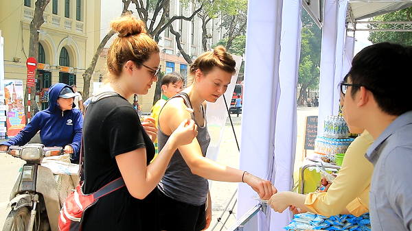 p17banh min sandochi hoa cung giai dieu soi dong cua mua he chau au tai ha noi 10