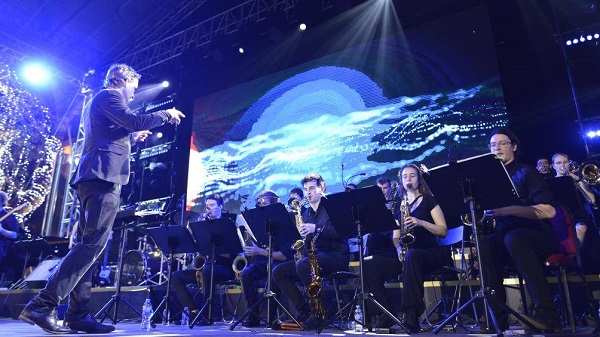 p17banh min sandochi hoa cung giai dieu soi dong cua mua he chau au tai ha noi 2