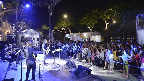 p17banh min sandochi hoa cung giai dieu soi dong cua mua he chau au tai ha noi 4