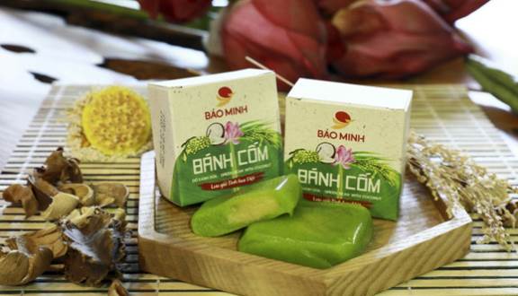 Một đặc điểm của bánh cốm, cũng như nhiều thức quà khác là sự cải tiến theo thời gian. 