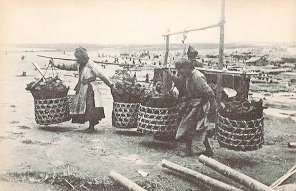 p73lich su cua banh com lich su cua chiec banh mang hon thu ha noi 1