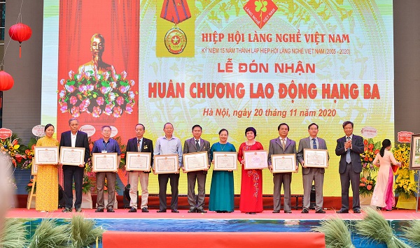 z2188602285272 e96830d9d0102db45be7264b037d4592