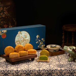 Hộp Bánh Trái Cây Nhiệt Đới