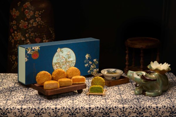 Hộp Bánh Trái Cây Nhiệt Đới