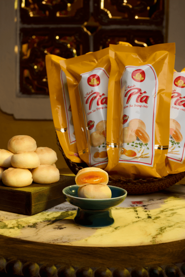 Bánh Pía kim sa trứng chảy