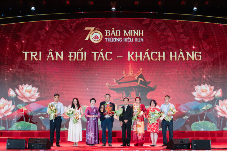 bao minh 70 nam thuong hieu xua ky uc tu hao ve mot hanh trinh luu giu phat trien di san am thuc viet la 09116
