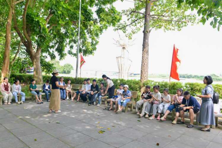mot chuyen di nhieu bai hoc y nghia cua cac nha quan tri nhi bao minh h24 3024